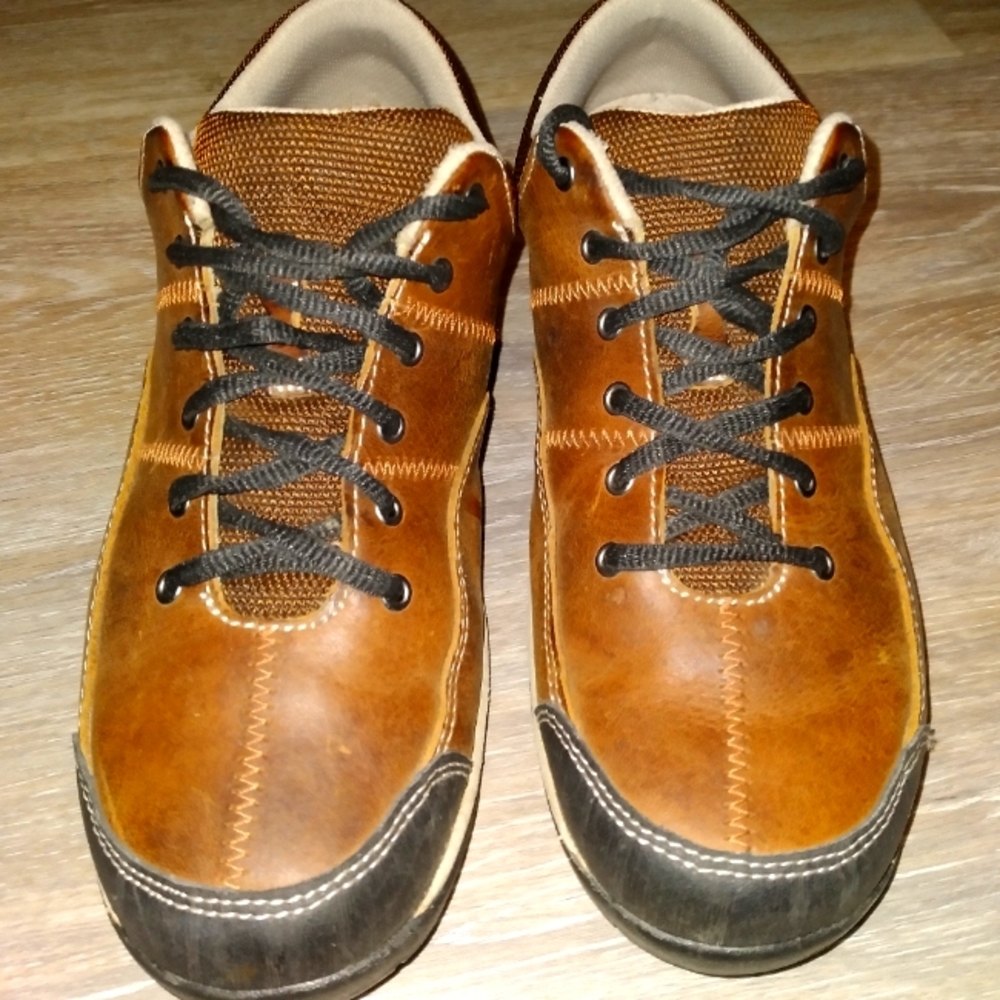 OBO Women's LL Bean Leather shoes